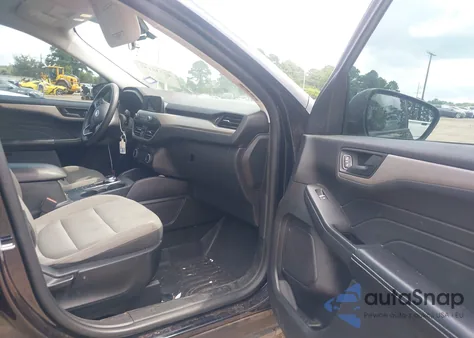 2021 Ford Escape S из США, поврежденный, VIN 1FMCU0F61MUB00230